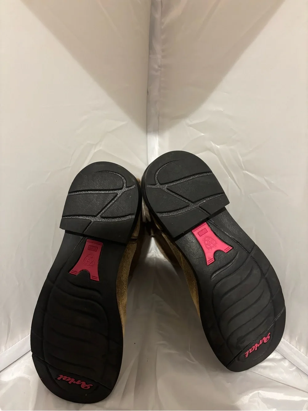 Ladies Fat baby Ariat. Size 8.5